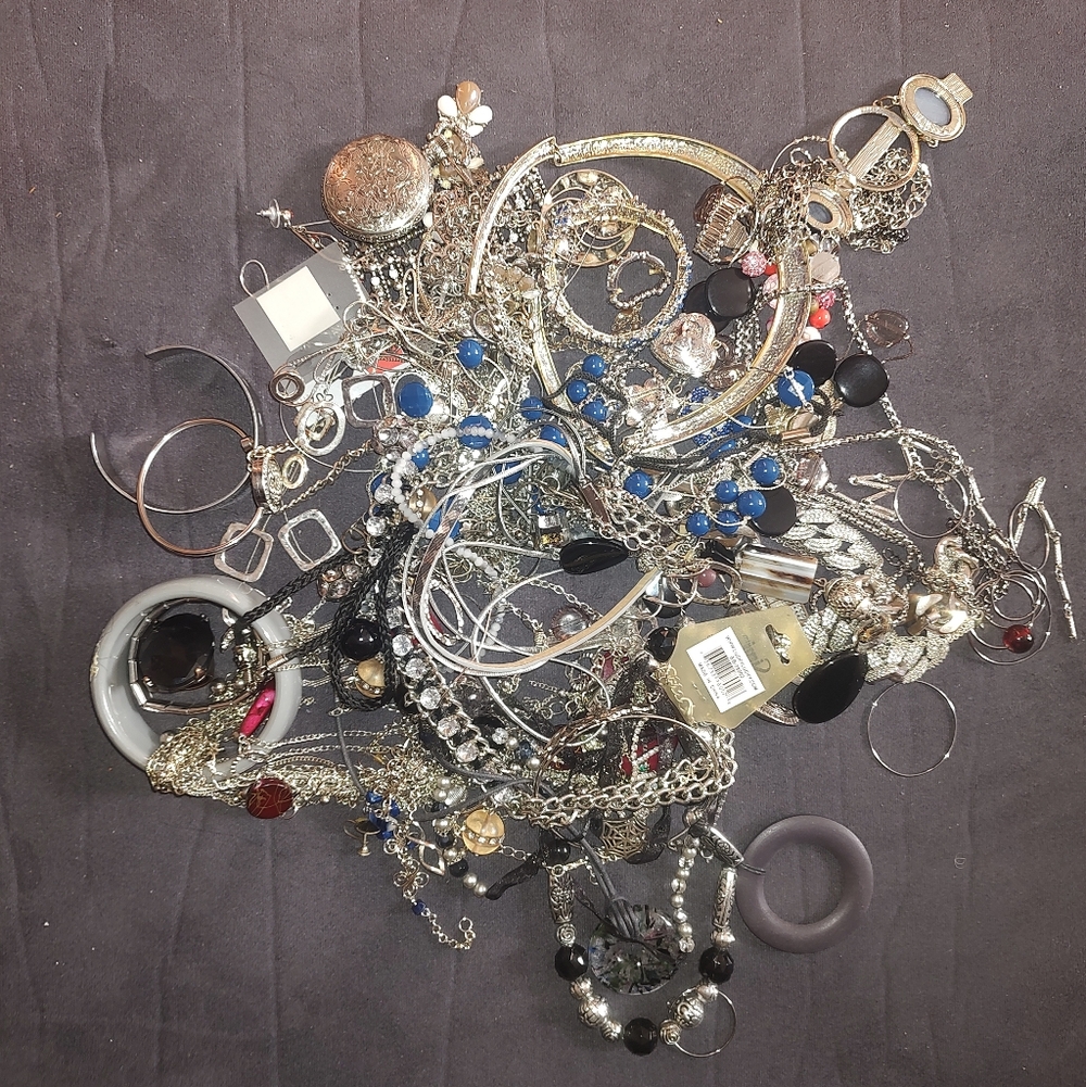 3LB SILVER TONE CRAFT/WEARABLES LOT